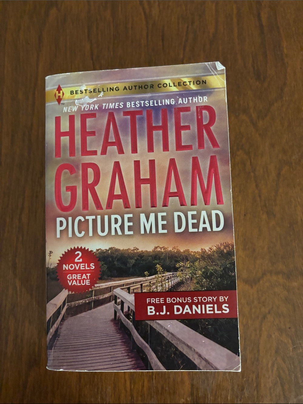 Heather Graham "Picture Me Dead" Paperback Novel - Red & Brown Cover
